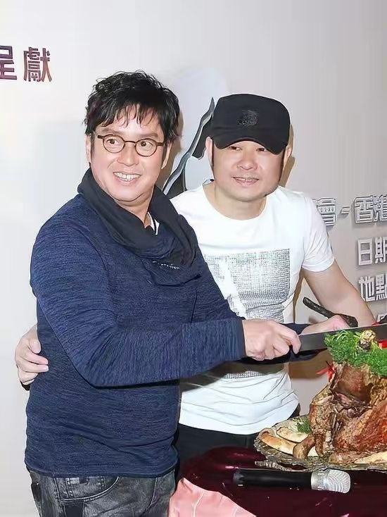 爱游戏体育官网 Karsa重返赛场，锐不可当首场状态出色，拜仁观众沸腾！