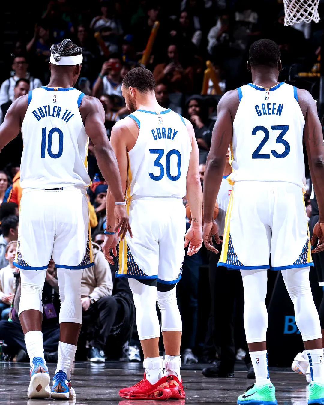 爱游戏体育官网关于比赛规则变更引爆全场！，库里意外战胜篮网比赛高潮迭起的信息