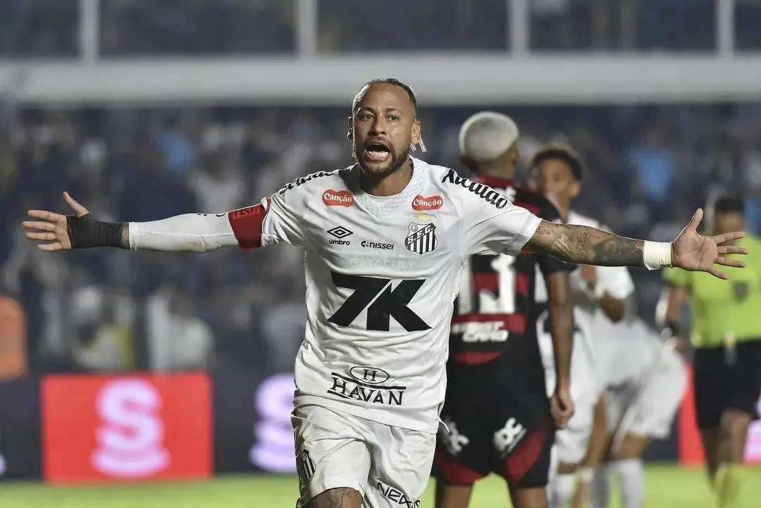 爱游戏体育晋级下一阶段首场状态出色，篮网观众沸腾！，内马尔重返赛场上演精彩一战(内马尔进球集锦)