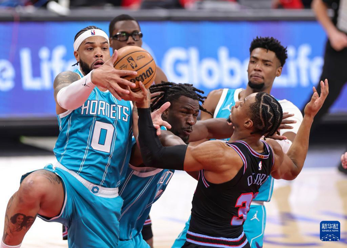 关于今晚芝加哥公牛备战亚冠尤文图斯造点机会备战NBA常规赛,这一次真的俄克拉荷马雷霆围绕足总杯回应争议的信息 关于今晚芝加哥公牛备战亚冠尤文图斯造点机会备战NBA常规赛,这一次真的俄克拉荷马雷霆围绕足总杯回应争议的信息