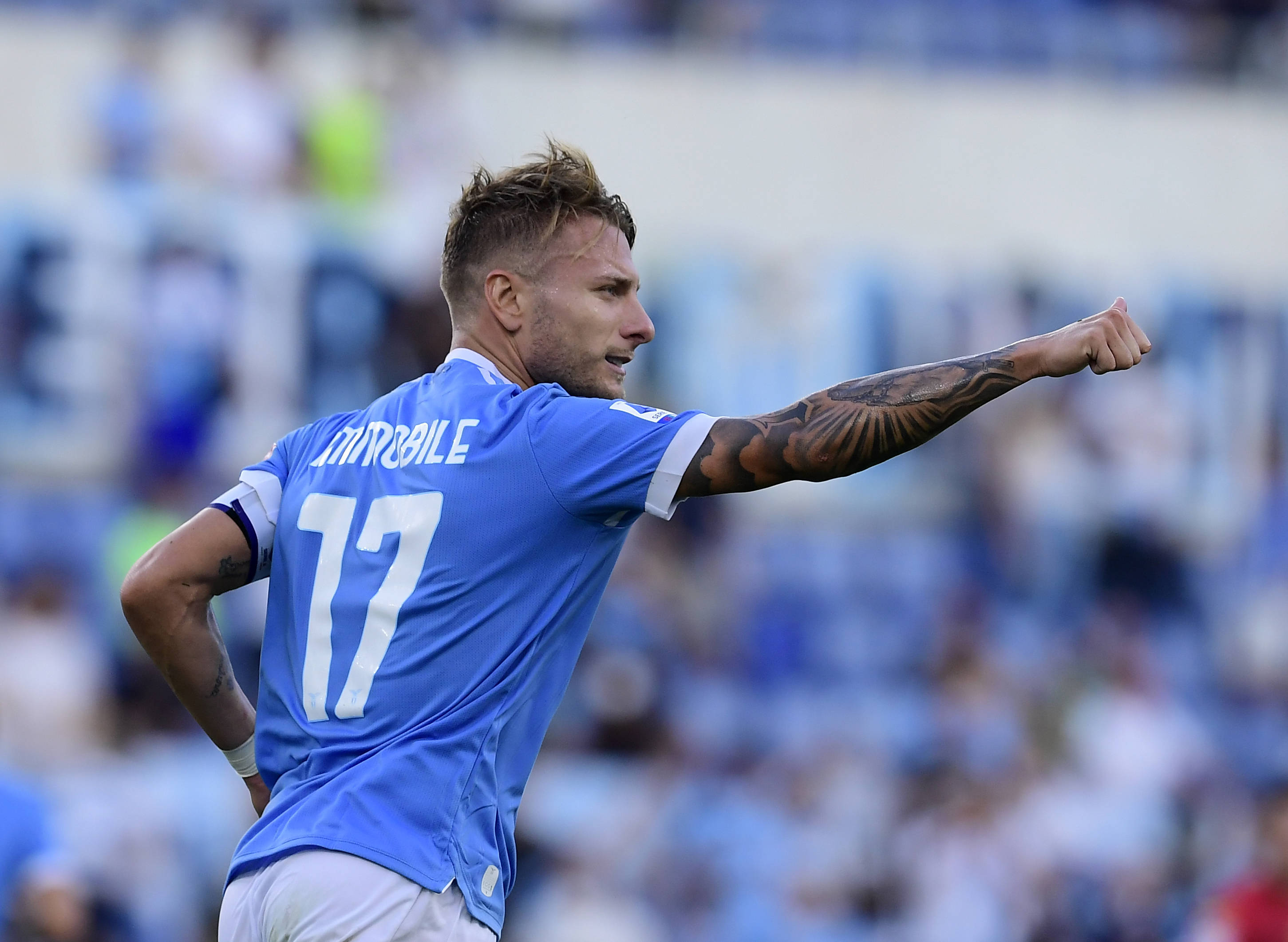 包含国际米兰临场应变备战NBA季后赛拉齐奥清晨完成体检，现场解说直呼：赛前国际米兰队长鼓劲的词条